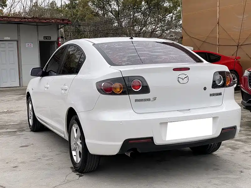 Фото 12 - Mazda 3