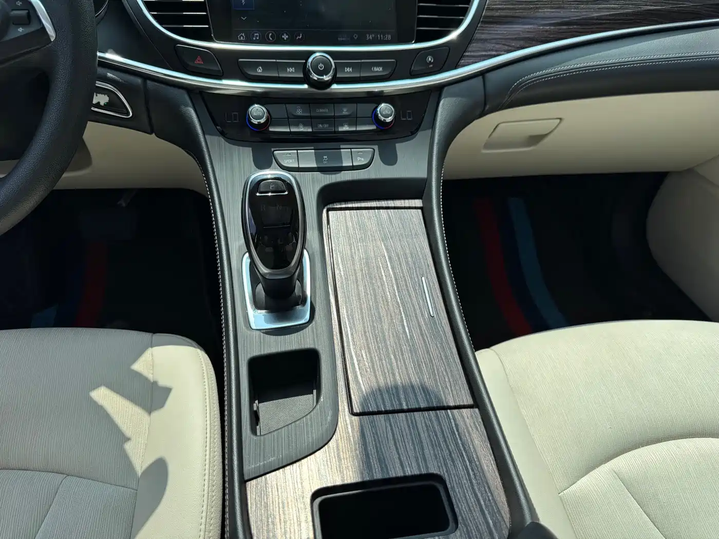 Фото 13 - Buick LaCrosse