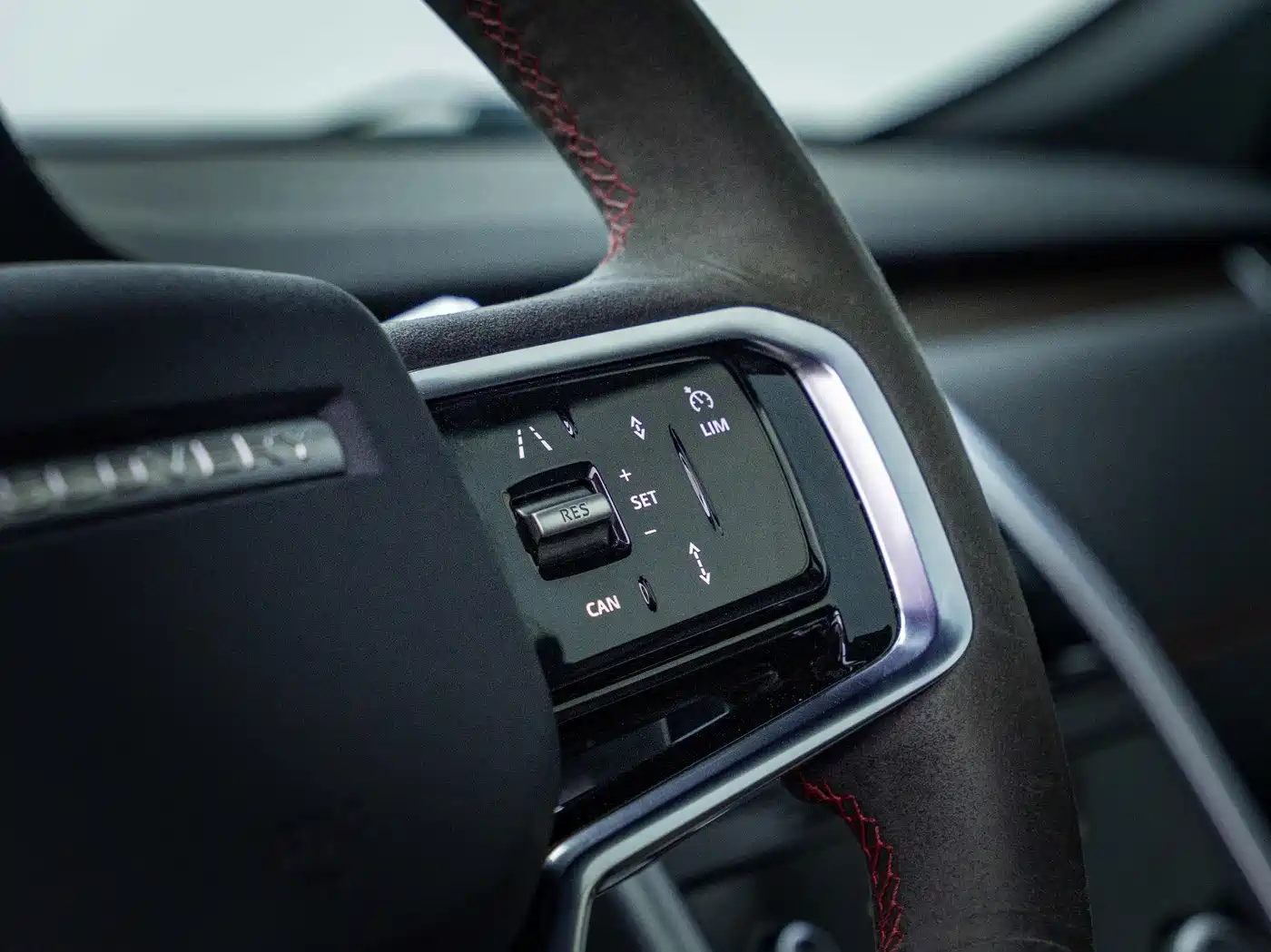 LAND ROVER DISCOVER SPORTS