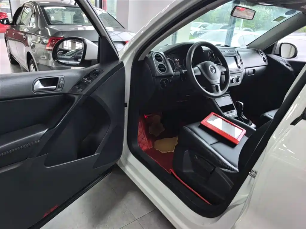 Volkswagen Tiguan 2015 1.8TSI Automatic 2WD Trendline фото 16