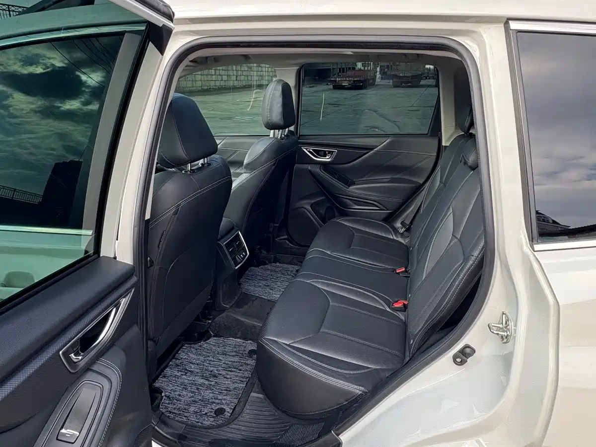 Subaru Forester 2021 2.0i Luxury Edition фото 17
