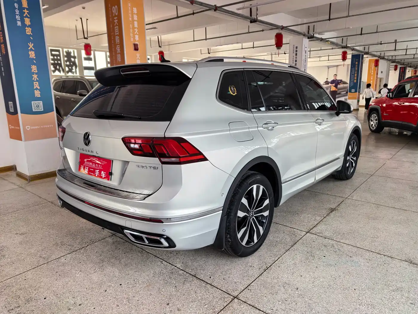 Volkswagen Tiguan L 2024 Outstanding 330TSI Auto 2WD R-Line Dragon Glory Edition фото 6