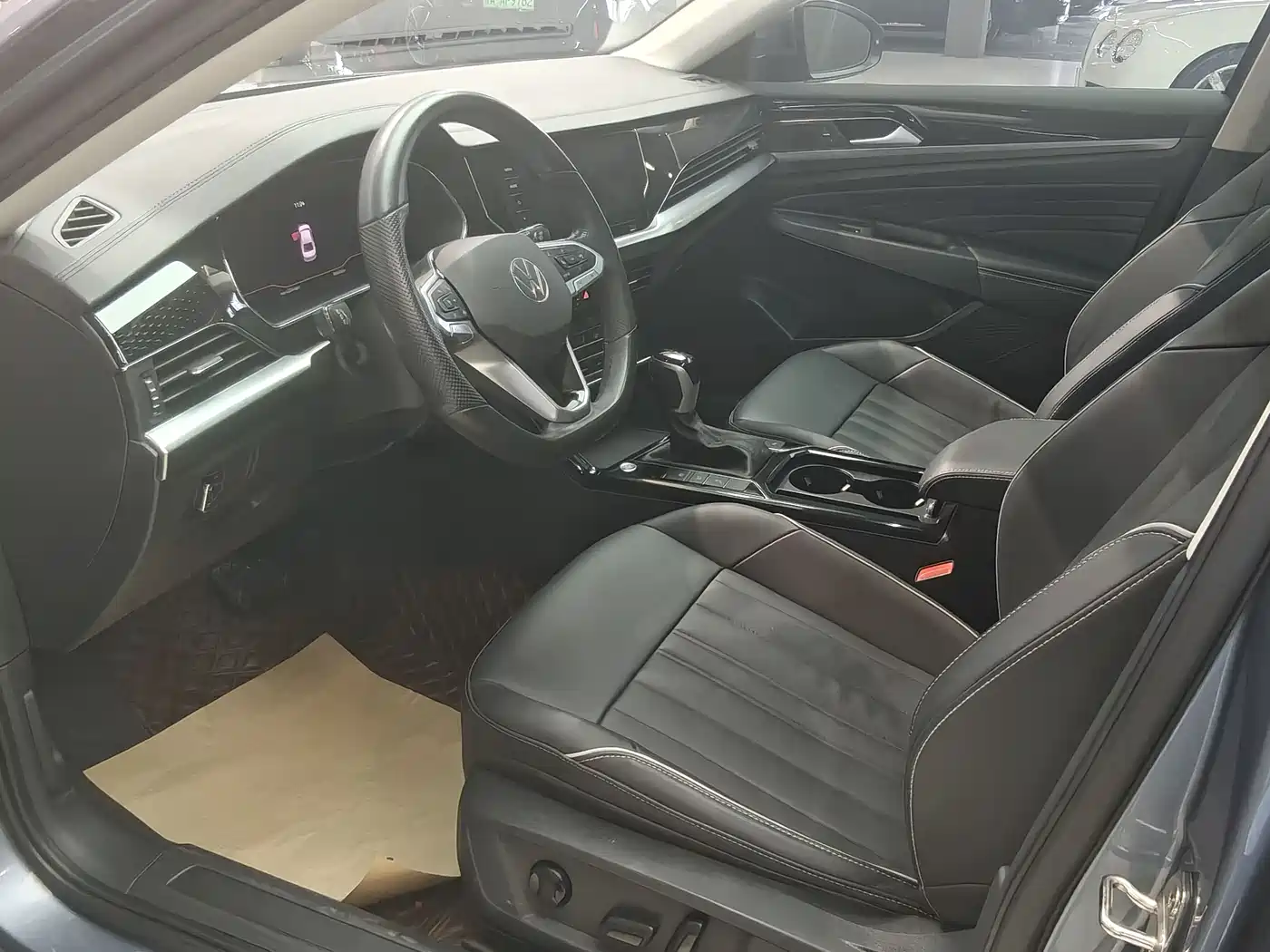 Volkswagen Passat 2022 330TSI Starlight Elite Edition фото 3