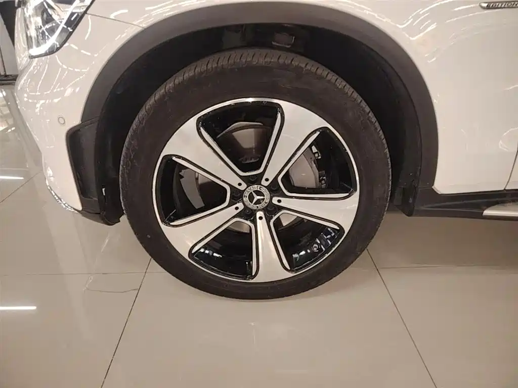 Mercedes-Benz GLC 2022 Facelift GLC 300 L 4MATIC Dynamic Collector's Edition фото 23