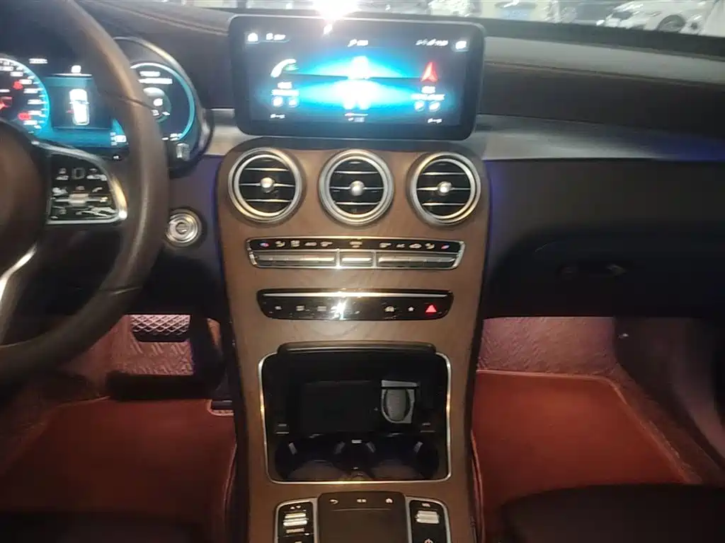 Mercedes-Benz GLC 2022 Facelift GLC 300 L 4MATIC Dynamic Collector's Edition фото 13