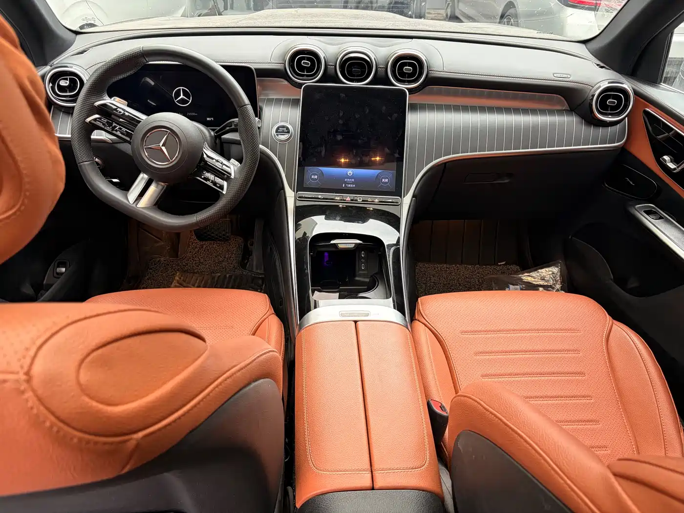 Mercedes-Benz GLC 2023 GLC 260 L 4MATIC Sport 5-seater фото 6