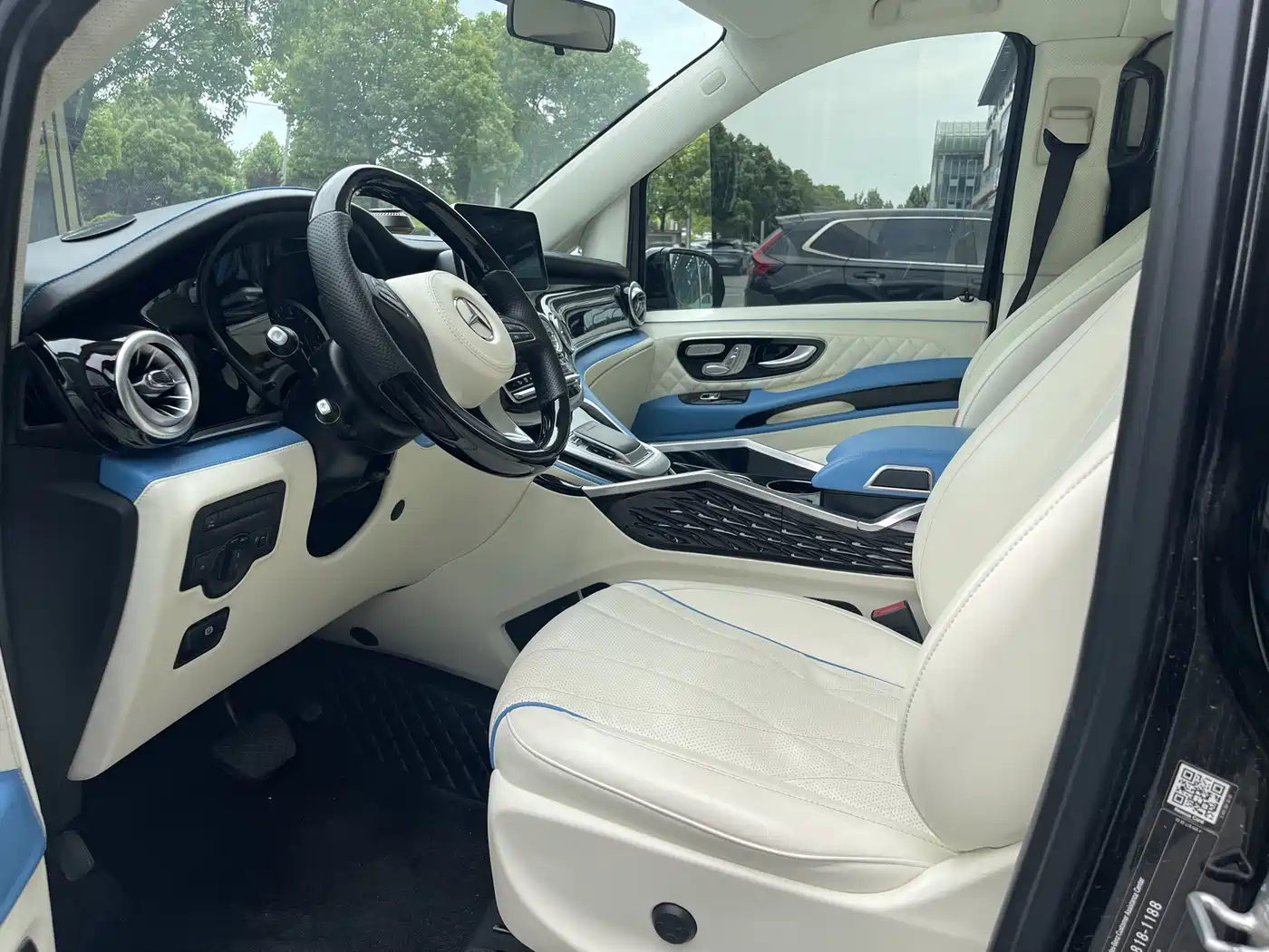 Mercedes-Benz Vito 2023 2.0T Business 7-Seater фото 6