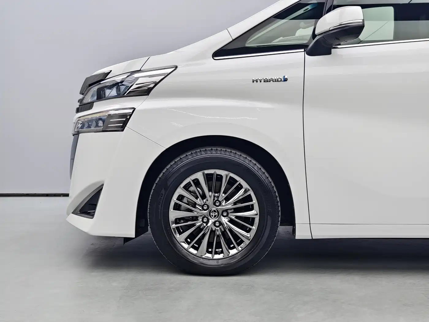 Toyota Vellfire 2019 Hybrid 2.5L HV Premium Edition фото 6