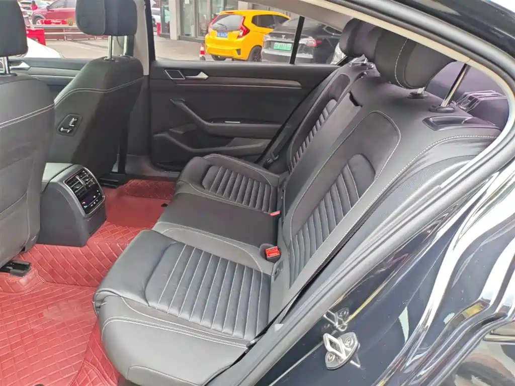 Volkswagen Magotan 2020 330TSI DSG Leading фото 17
