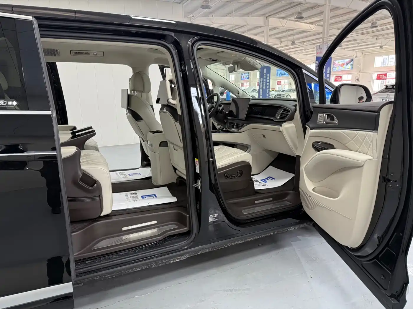 Denza D9 2025 Model DM-i Smart Drive Edition 1020 AWD Flagship фото 13