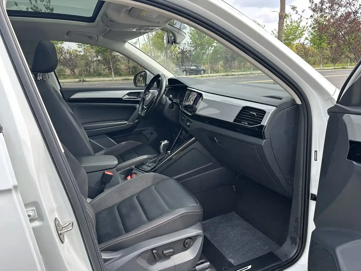 Volkswagen Tayron 2021 280TSI 2WD Luxury Smart Connect фото 11