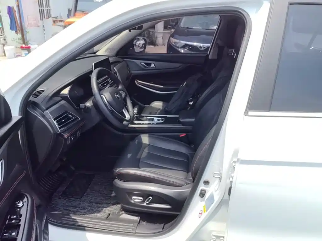 Photo 15 - Changan CS75