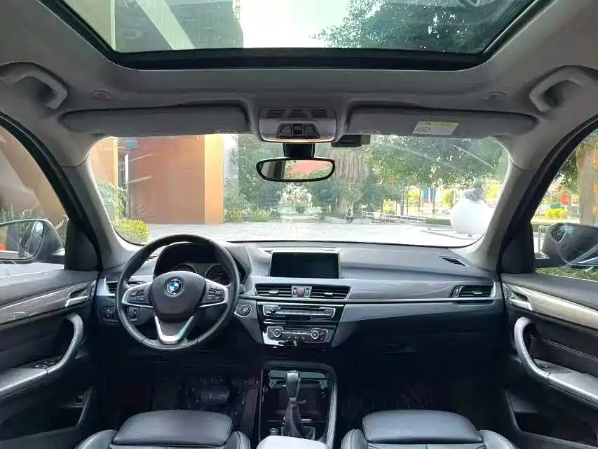 BMW X1 2016 xDrive20Li Luxury Model фото 4