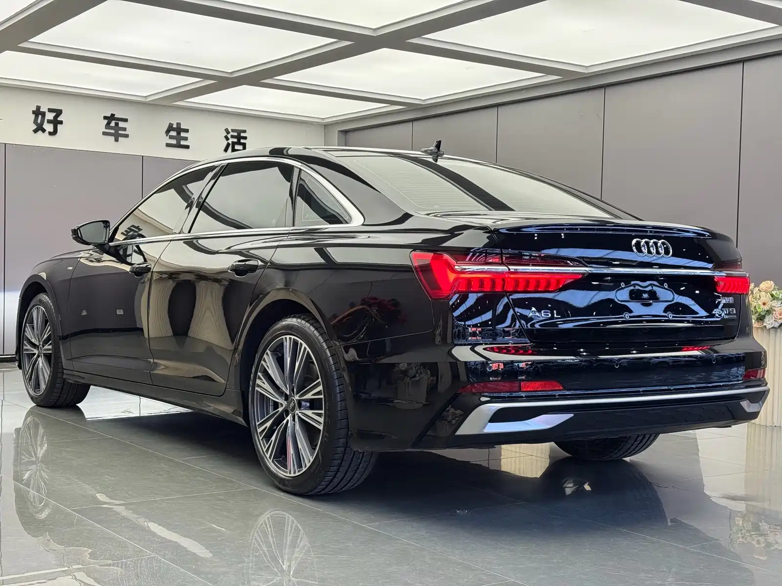 Фото 14 - Audi A6L