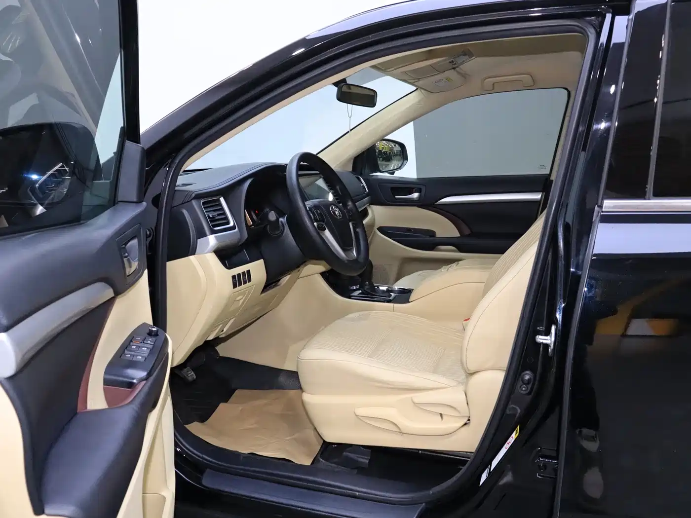 Toyota Highlander 2015 2.0T AWD Elite Edition 7-seater фото 14