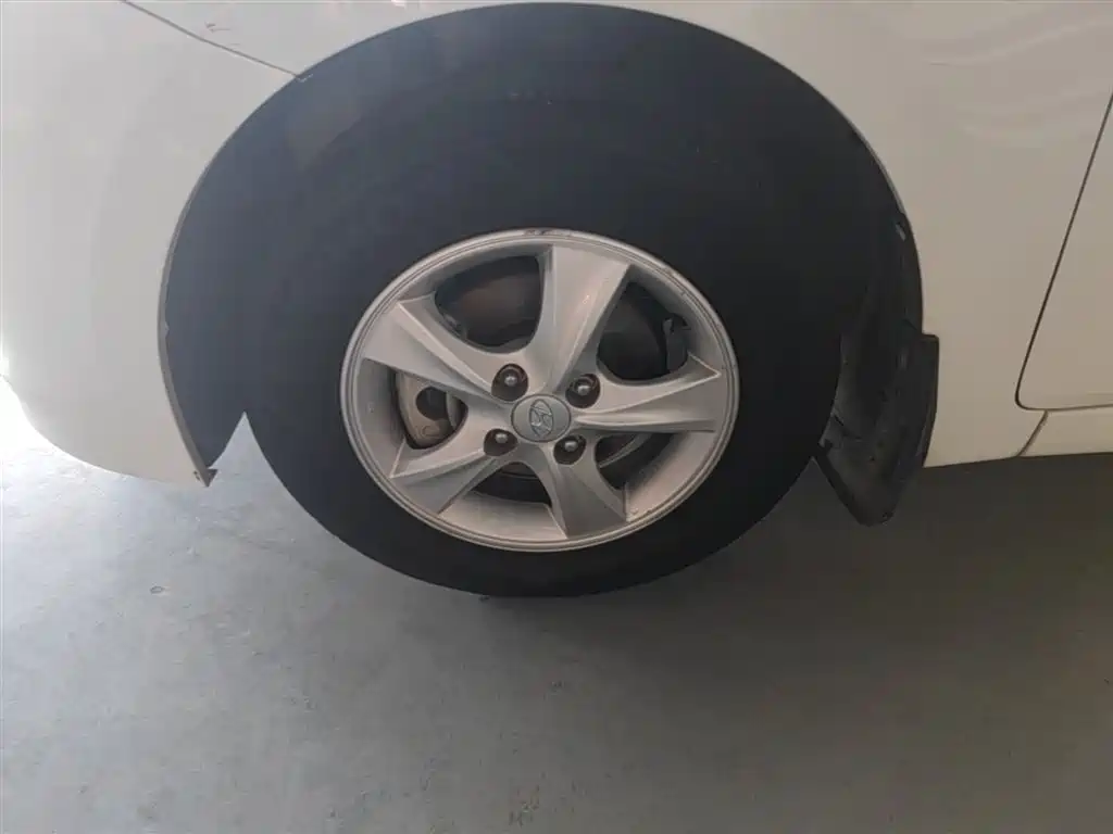 Hyundai Verna 2014 1.4L Automatic Smart GLS фото 23