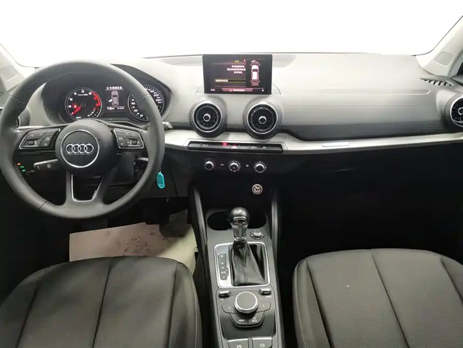 Audi Q2L 2020 35 TFSI Progressive Dynamic Model фото 12