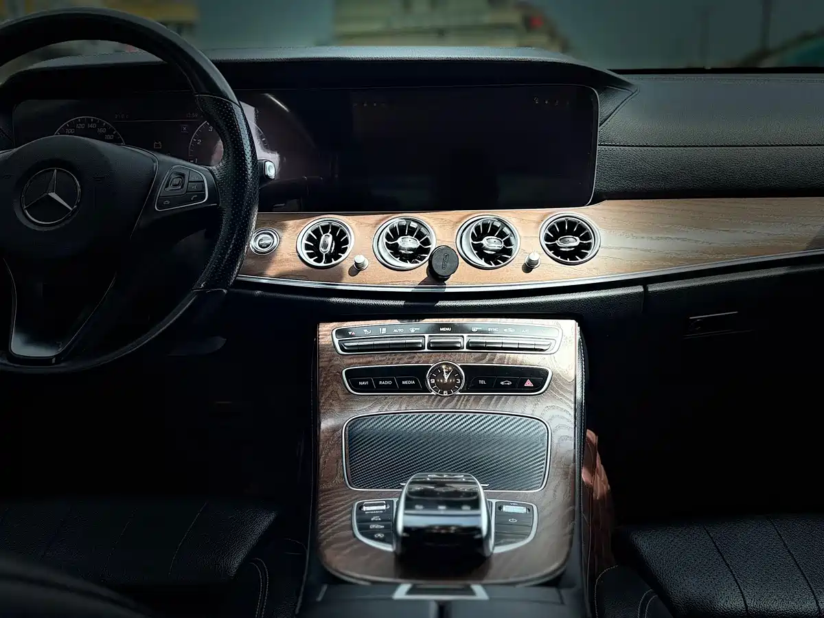 Mercedes-Benz E-Class 2018 Facelift E 200 L фото 15