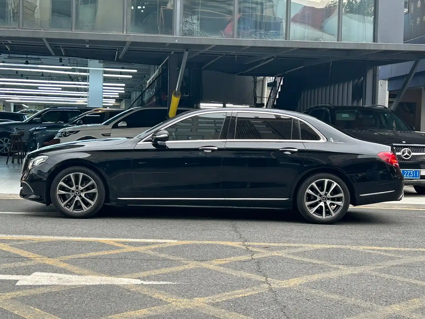 Mercedes-Benz E-Class 2018 Facelift E 200 L 4MATIC фото 4