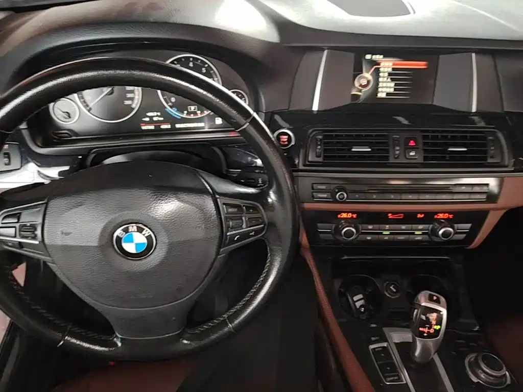BMW 5 Series (Import) 2015 2014 520i Classic