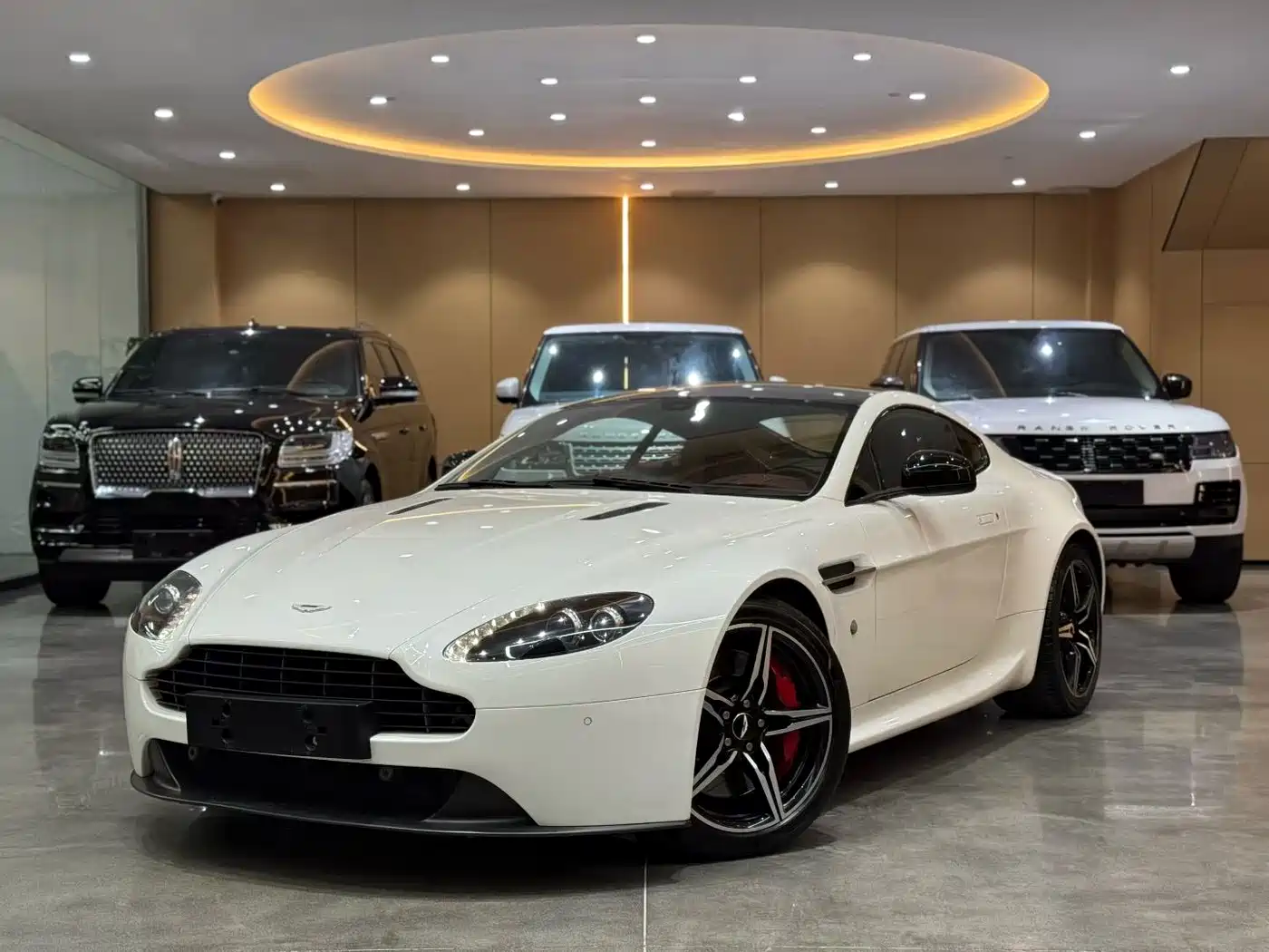 Aston Martin Vantage 2016 2015 4.7L Coupe