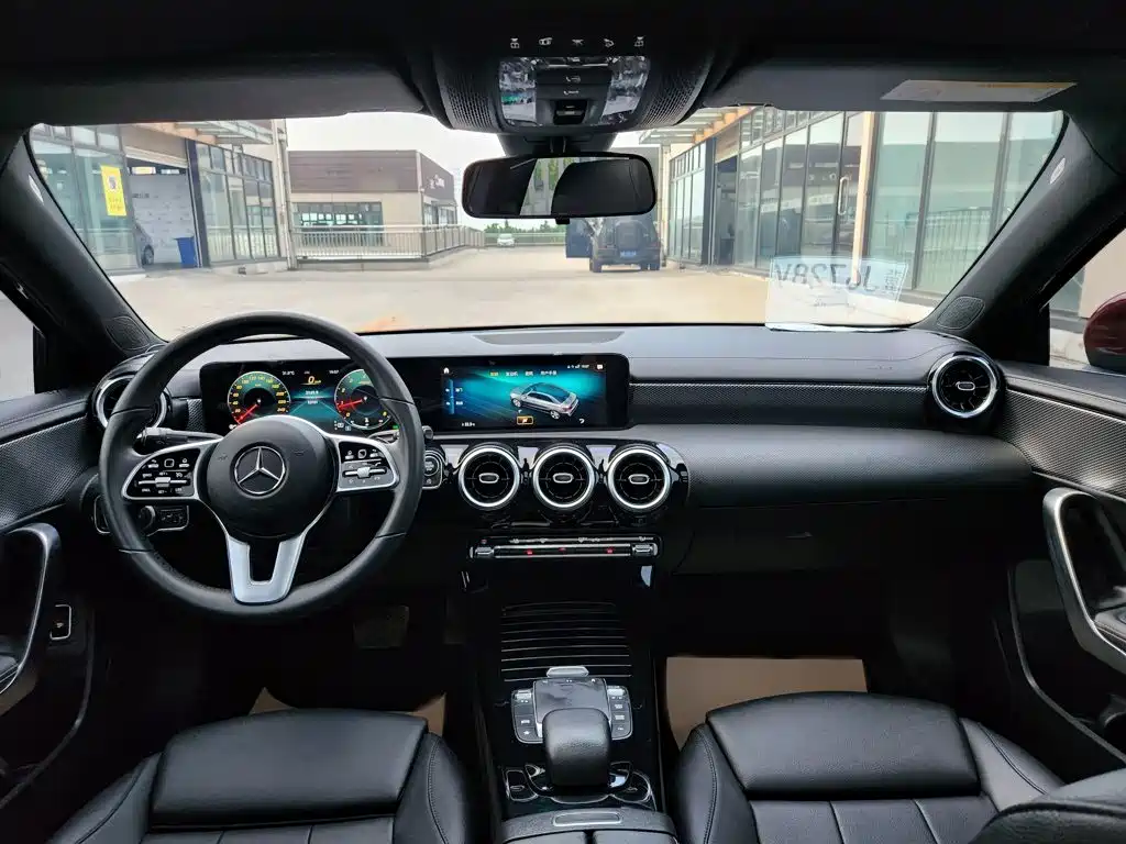 Фото 11 - Mercedes-Benz A-Class