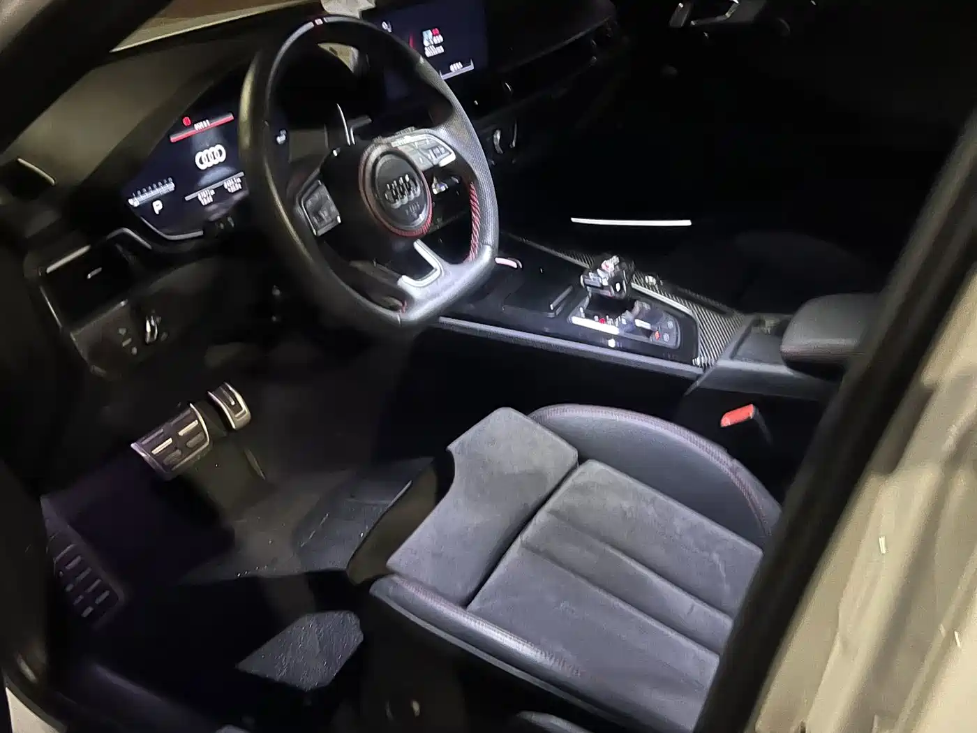 Фото 2 - Audi A4L