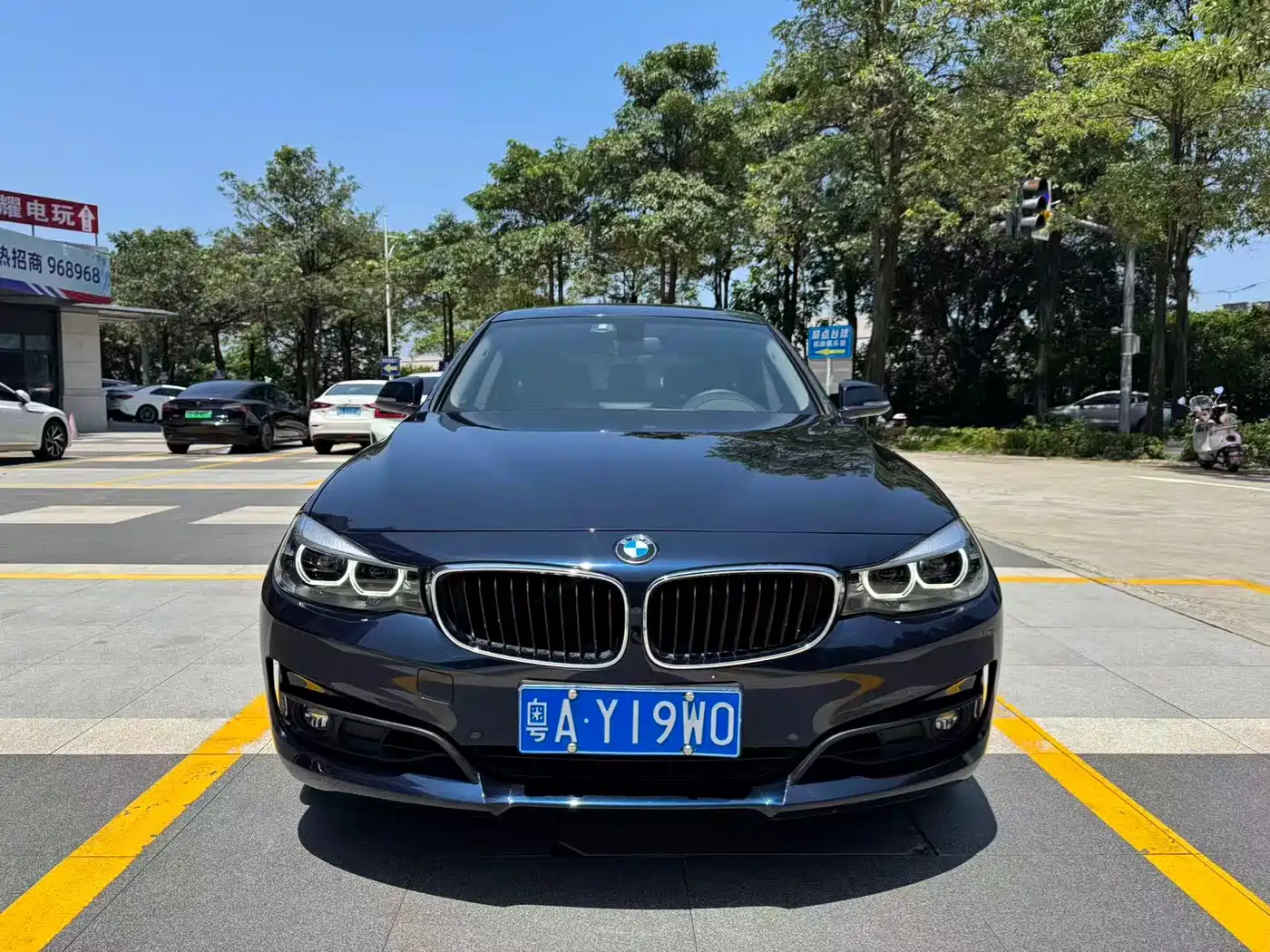 BMW 3 Series GT 2018 320i Luxury Design Package фото 3