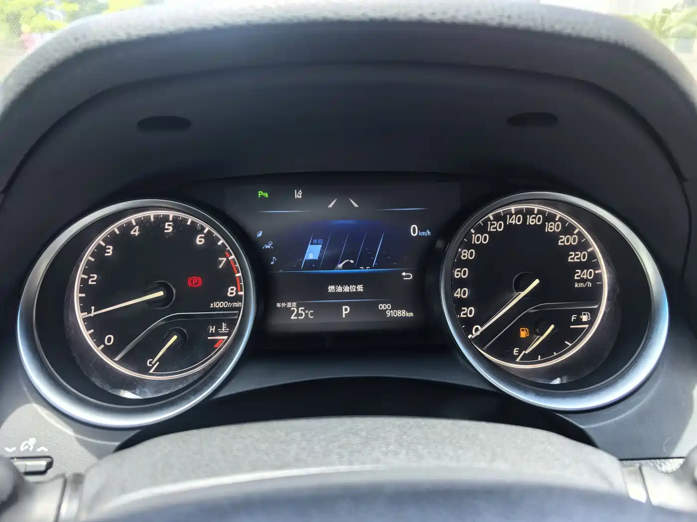 Toyota Camry 2018 2.0G Luxury Edition фото 19