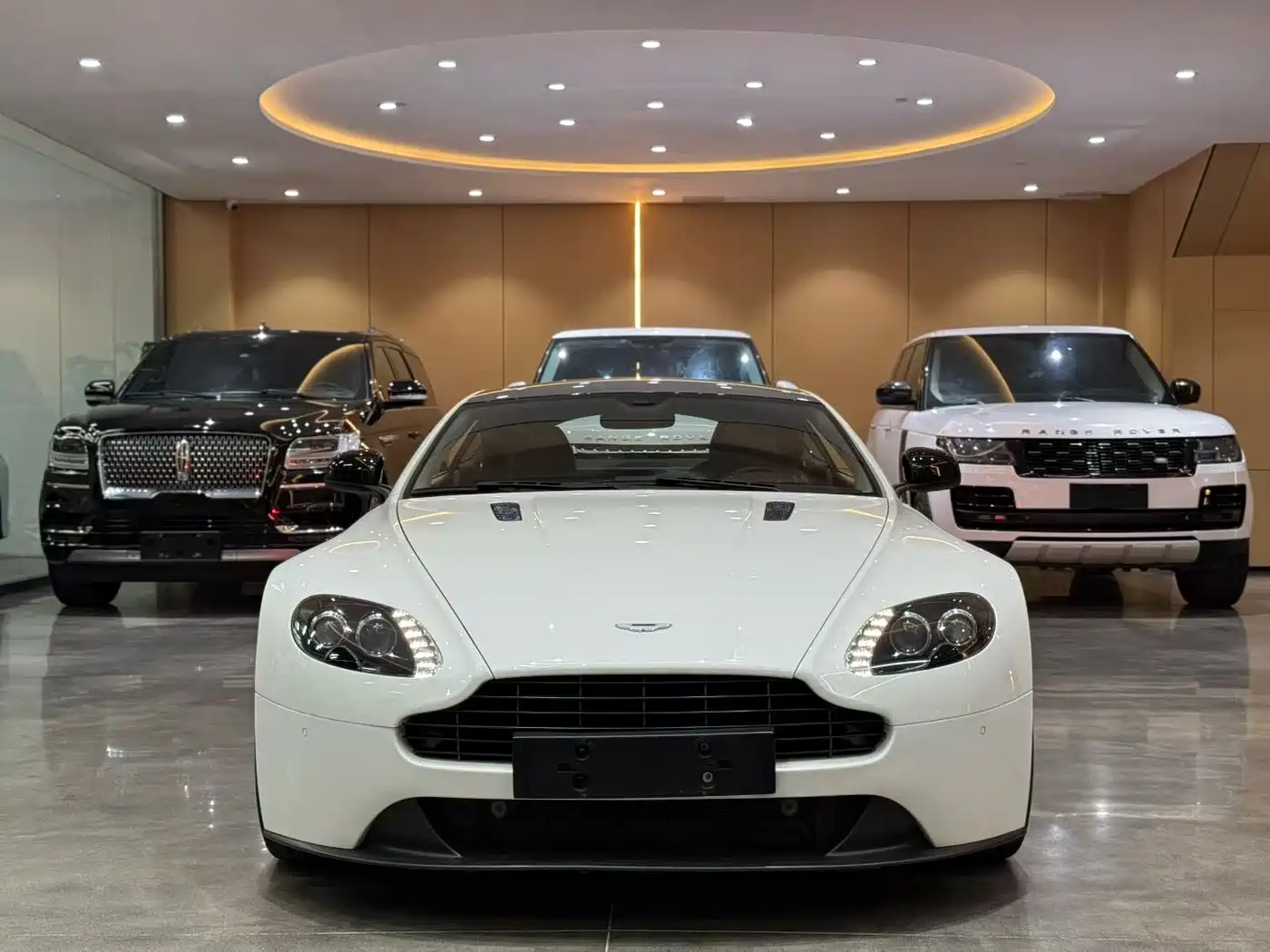 Aston Martin Vantage 2016 2015 4.7L Coupe