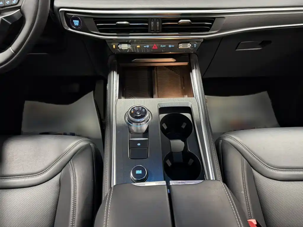 Photo 17 - Ford Explorer