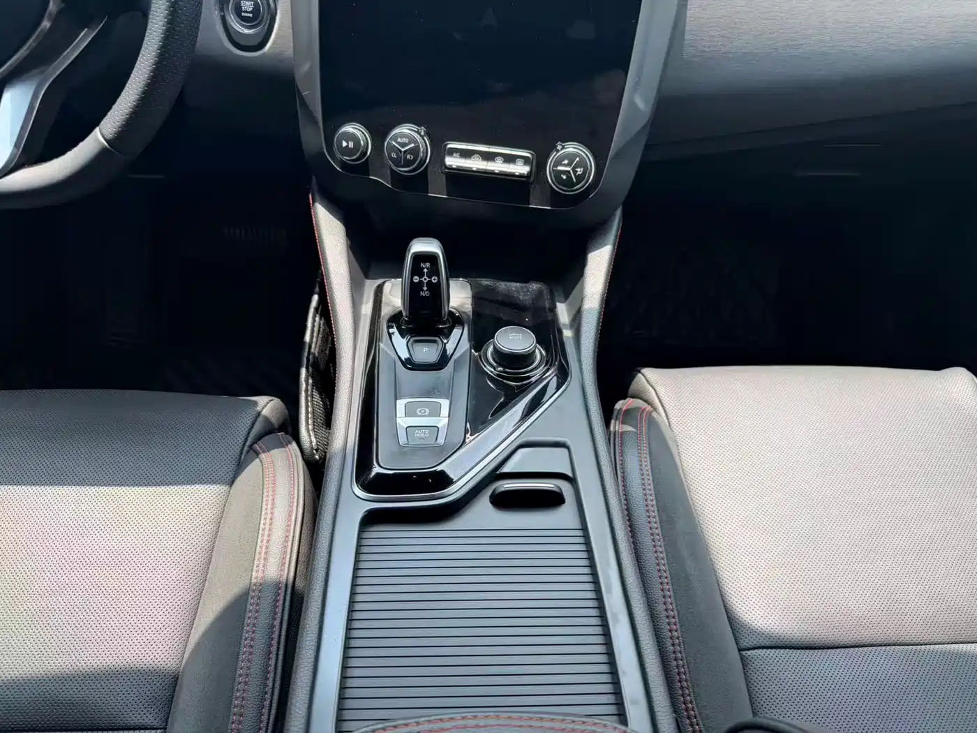 Lynk & Co 03 2019 2.0TD Auto Power Pro Version фото 10