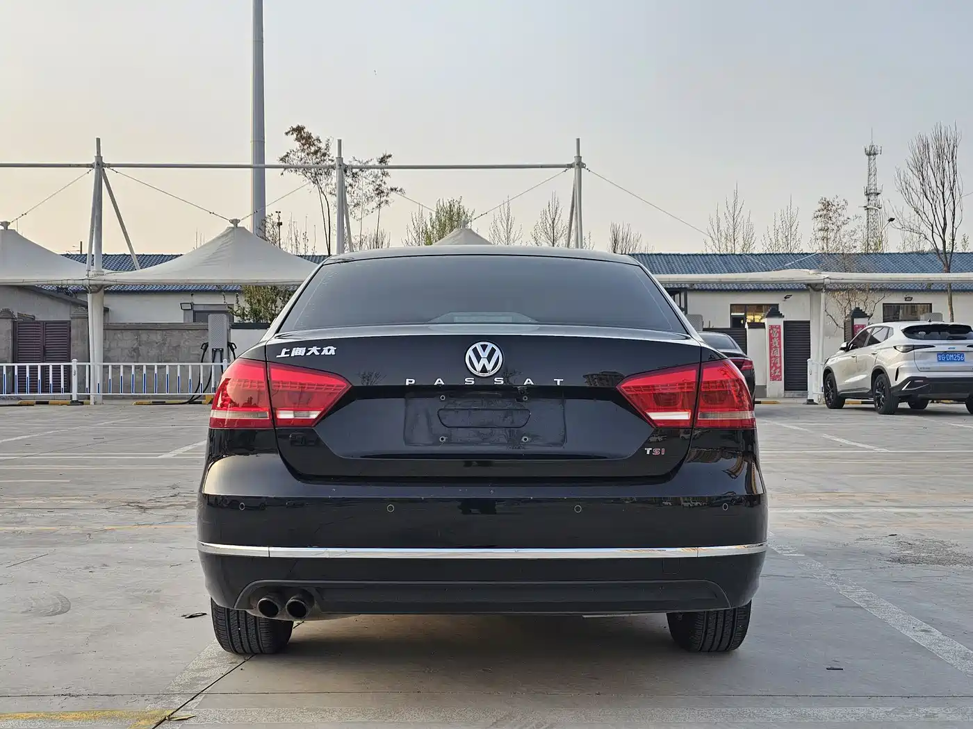 Volkswagen Passat 2015 1.8TSI DSG Honor Edition фото 5