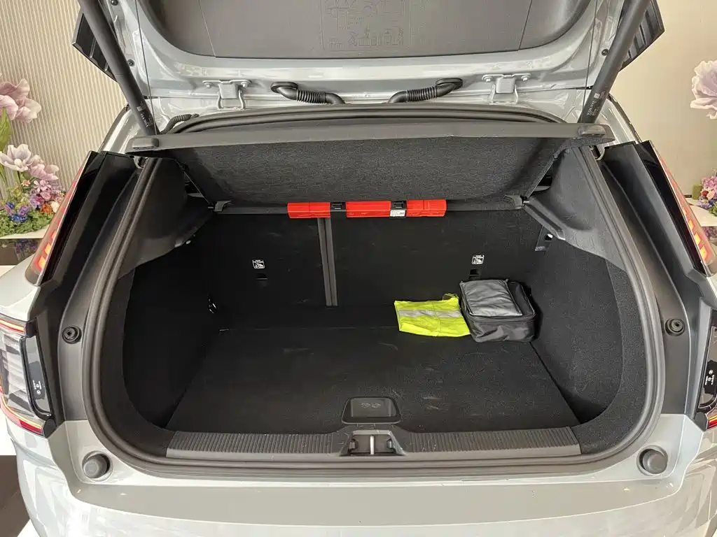Фото 28 - Volvo EX30