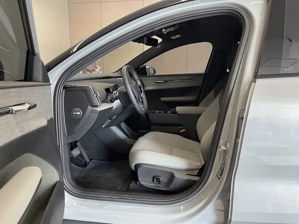 Фото 17 - Volvo EX30