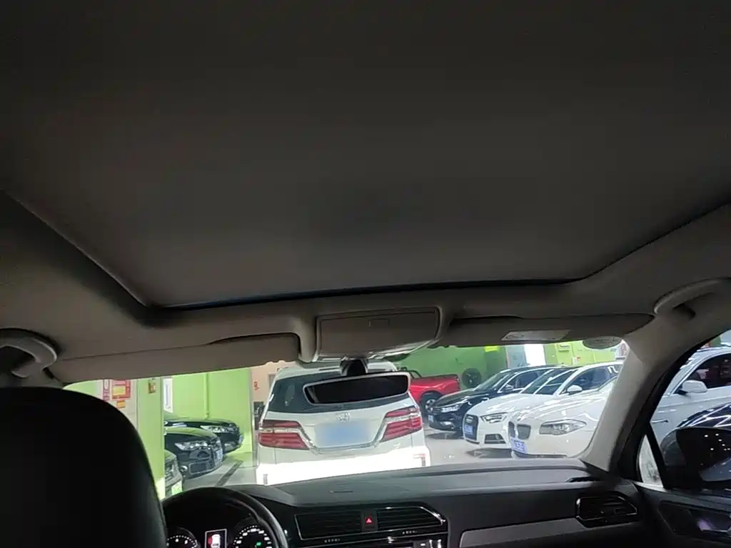 Volkswagen Tiguan L 2018 380TSI Automatic AWD Flagship Edition фото 18