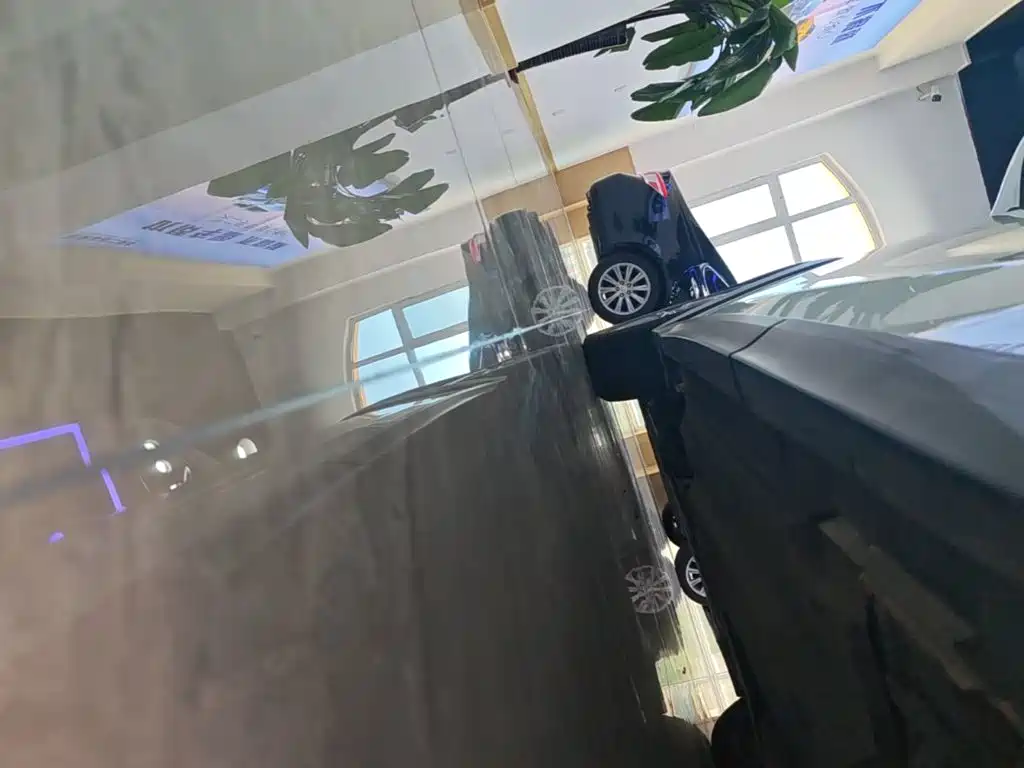 Фото 22 - Lexus UX