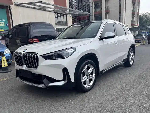 BMW X1 2023 sDrive20Li X Design Package — фото 1