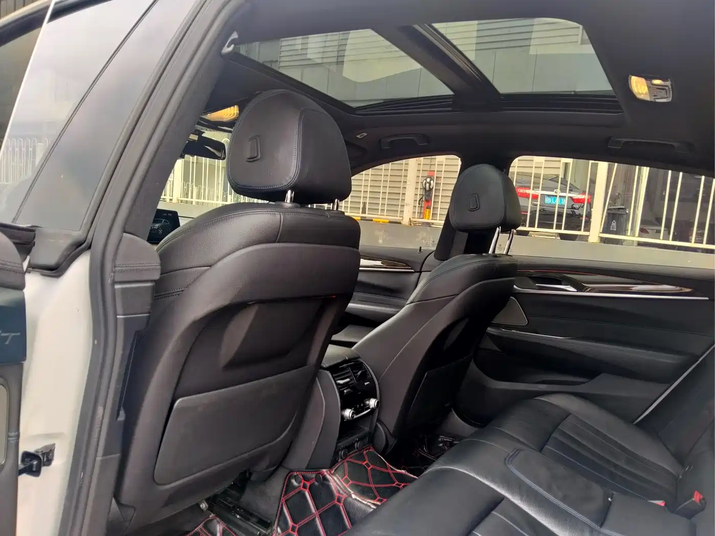 BMW 6 Series GT 2019 630i M Sport Package фото 10