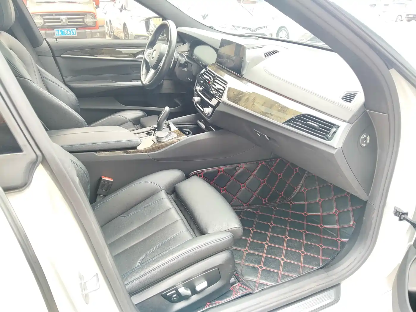 BMW 6 Series GT 2019 630i M Sport Package фото 13
