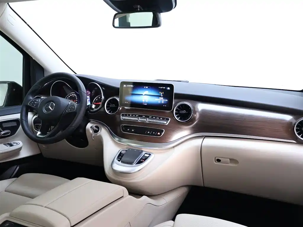 Mercedes-Benz V-Class 2022 V 260 Pilot Edition фото 19
