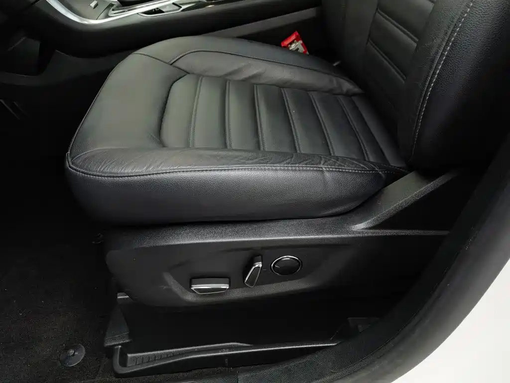 Фото 20 - Ford Edge