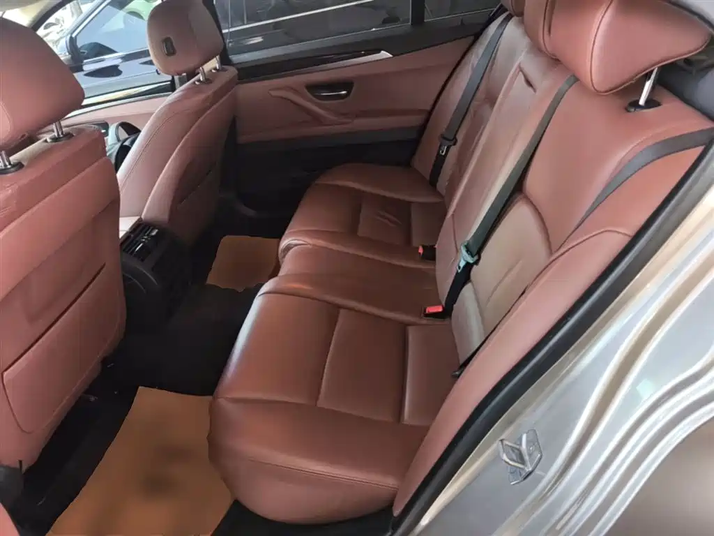 BMW 5 Series 2017 520Li Classic Edition фото 17