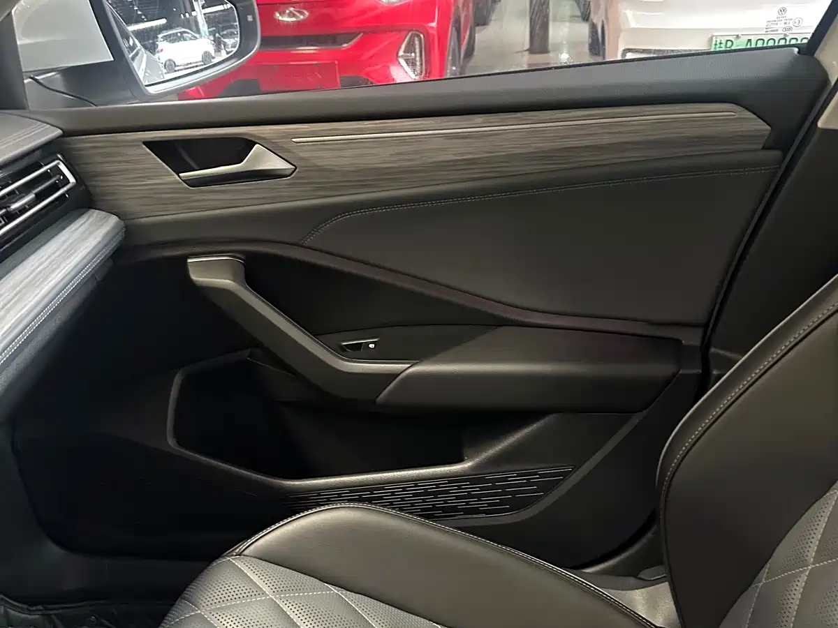 Volkswagen Sagitar 2024 300TSI DSG Surpass Edition фото 19