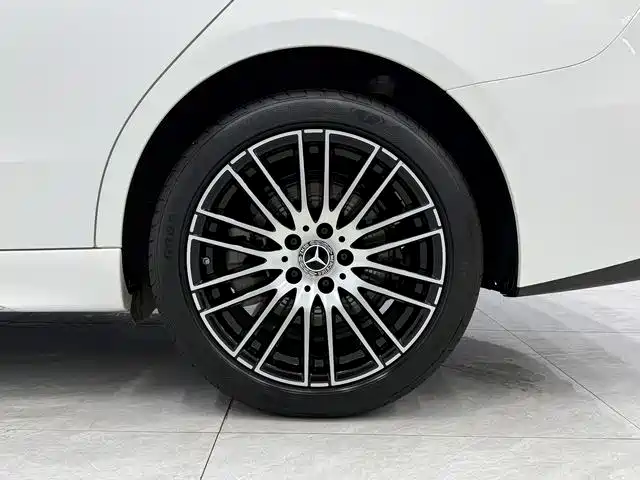 Mercedes-Benz C-Class 2023 Facelift II C 260 L Sport Edition фото 15