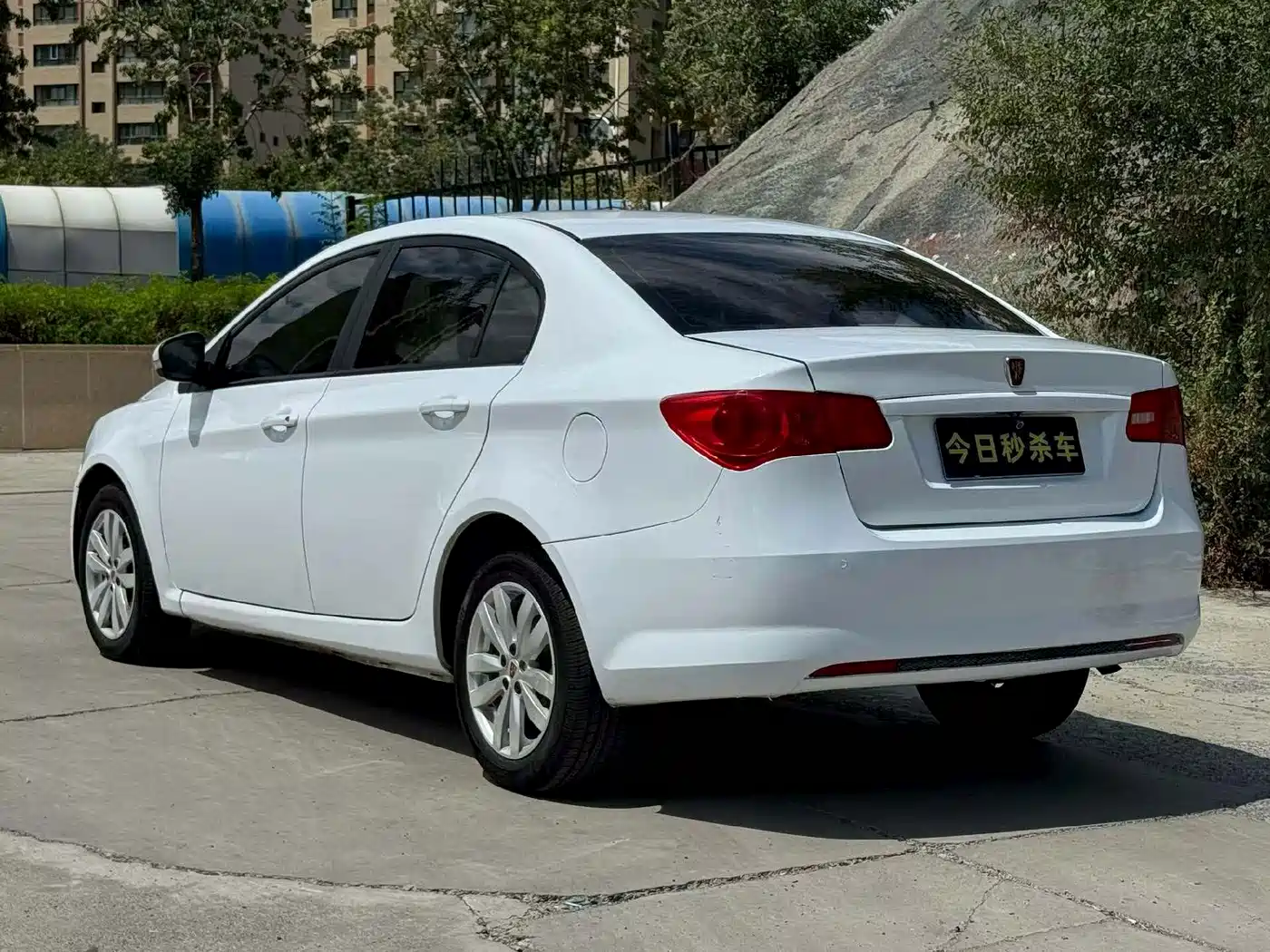 Roewe 350 2016 2015 Model 1.5L Manual Luxury Sunroof Edition