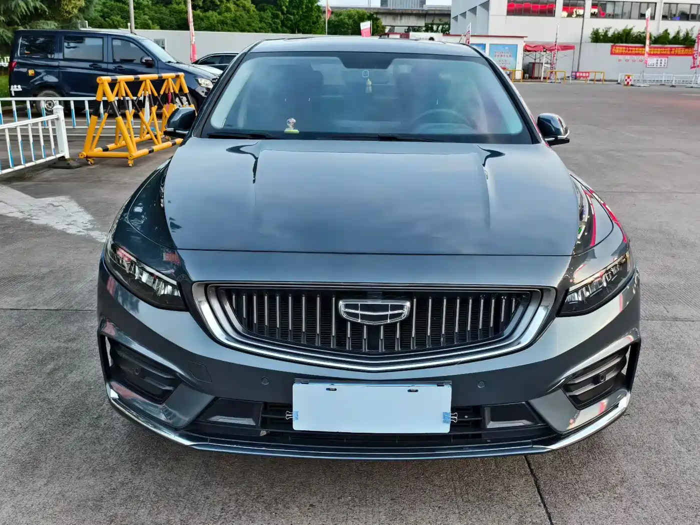 Фото 2 - Geely Preface