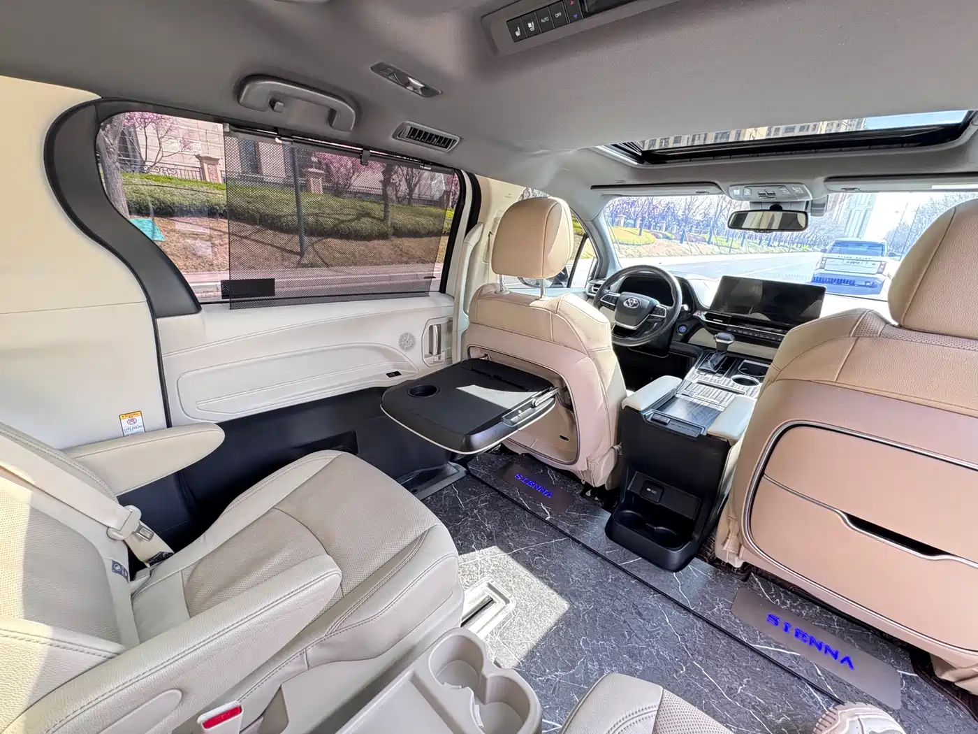 Toyota Sienna 2021 2.5L Hybrid Ultimate Edition фото 15