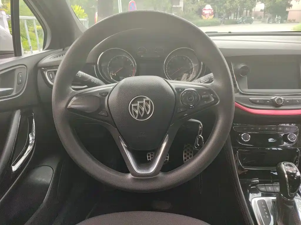 Фото 6 - Buick Verano