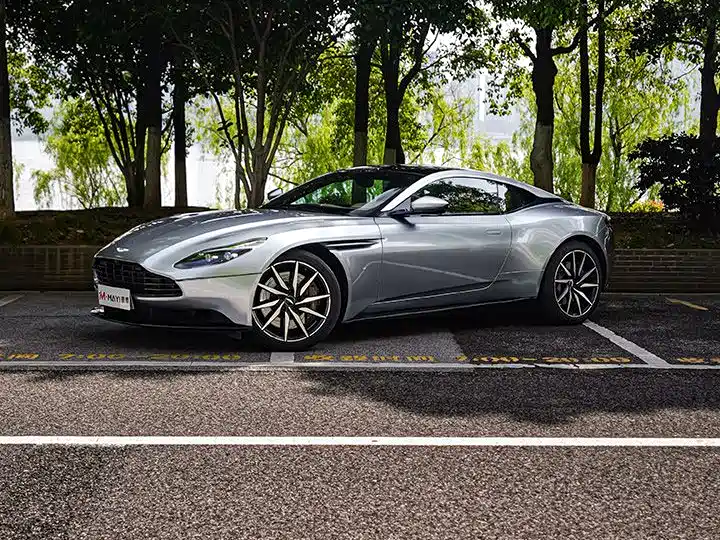Aston Martin DB11 2016 5.2T Launch Edition